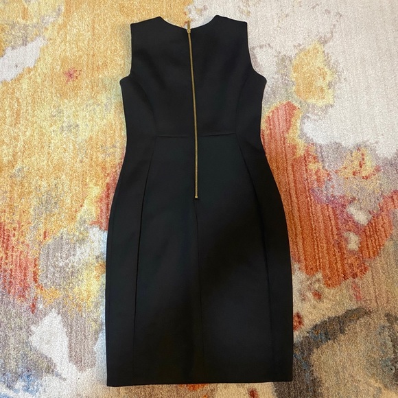 Calvin Klein Black and Floral Dress. Size 6 - Picture 3 of 7